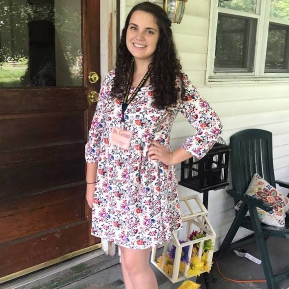 Meet your Posher, Sarah - Picture 1 of 1